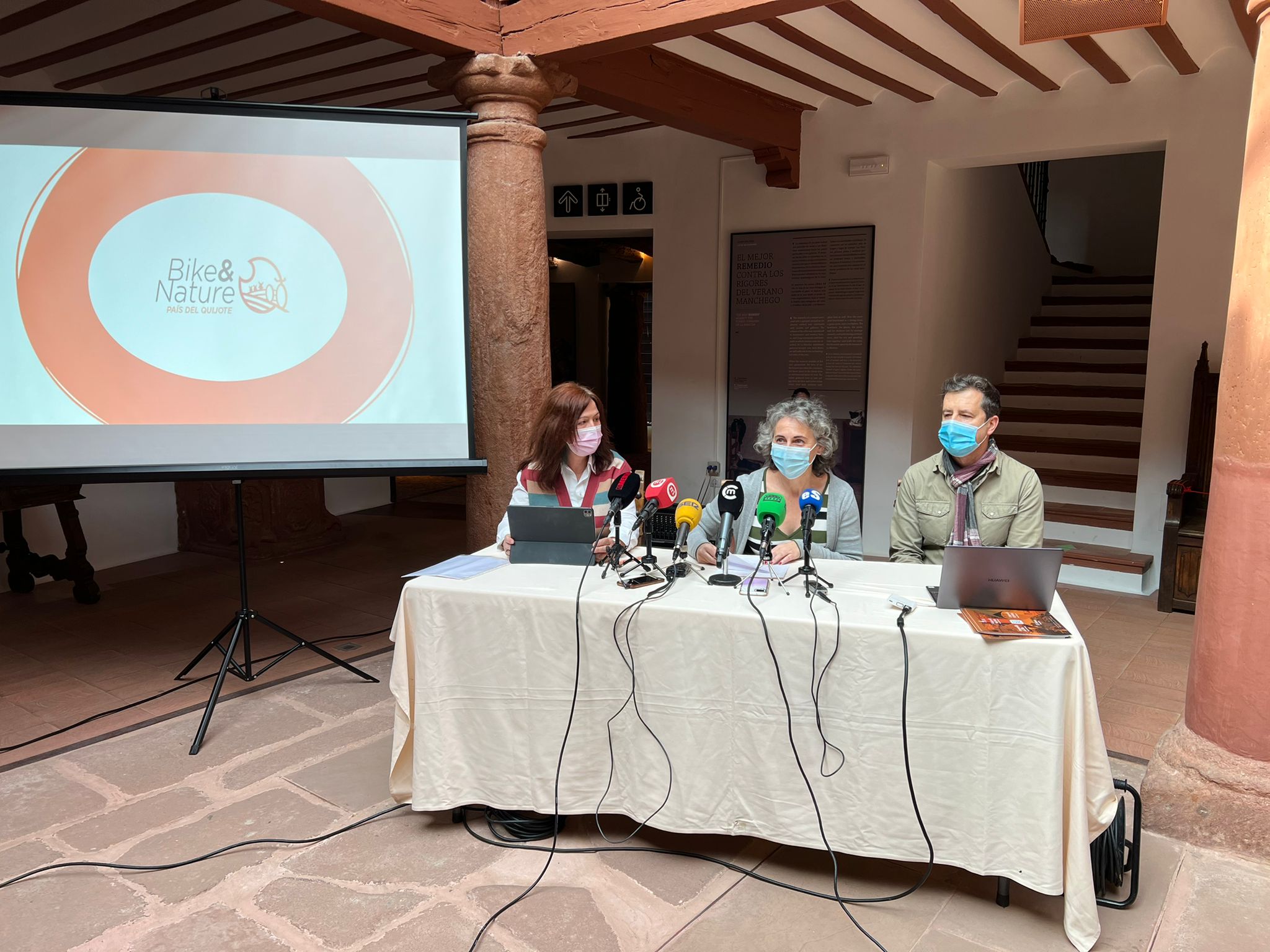 "Bike & Nature" propuesta para "Quijotes y Dulcineas de la bici" "Bike & Nature" propuesta para "Quijotes y Dulcineas de la bici"