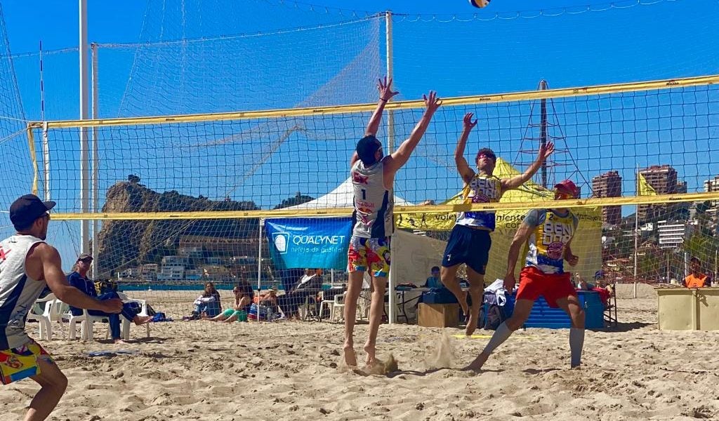 El Servigroup Poniente Benidorm acaba líder de la liga regular nacional masculina de Voley Playa El Servigroup Poniente Benidorm acaba líder de la liga regular nacional masculina de Voley Playa