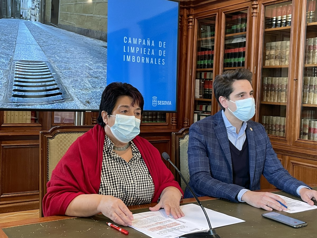 La junta de gobierno local aprueba el proyecto "reurbanización del eje catedral-alcázar" por algo más de 896.000 euros La junta de gobierno local aprueba el proyecto "reurbanización del eje catedral-alcázar" por algo más de 896.000 euros