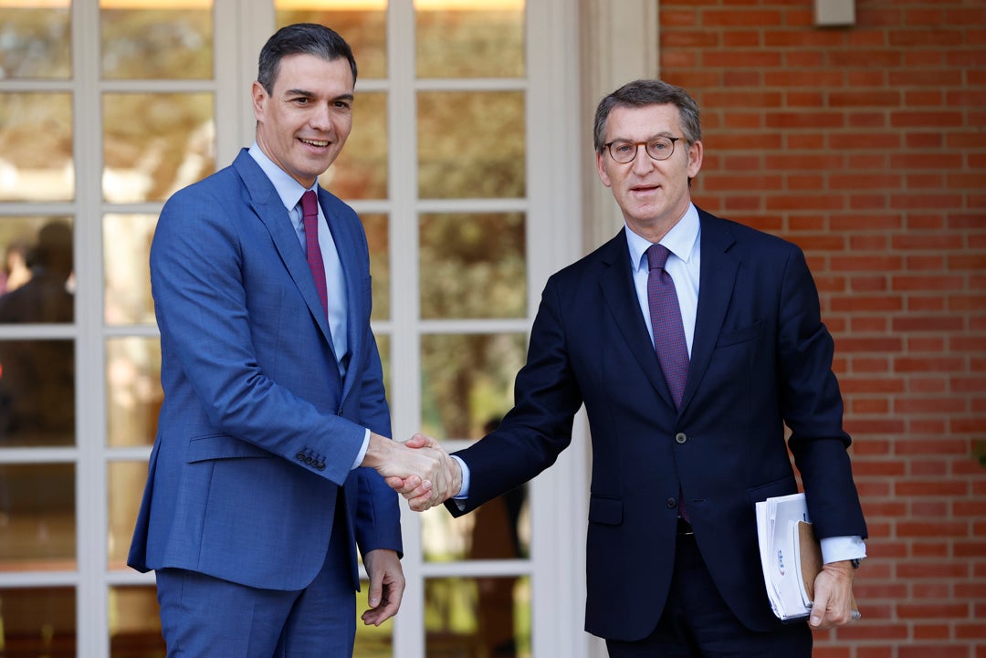 Sánchez convoca a Feijóo este lunes en la Moncloa tras la dimisión de Lesmes Sánchez convoca a Feijóo este lunes en la Moncloa tras la dimisión de Lesmes