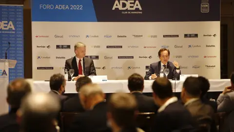 El responsable de Amazon, Fred Pattje, y el presidente de ADEA, Salvador Arenere El responsable de Amazon, Fred Pattje, y el presidente de ADEA, Salvador Arenere