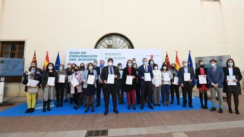 La nueva guía de prevención del suicidio orientará a profesores para detectar señales de alerta La nueva guía de prevención del suicidio orientará a profesores para detectar señales de alerta