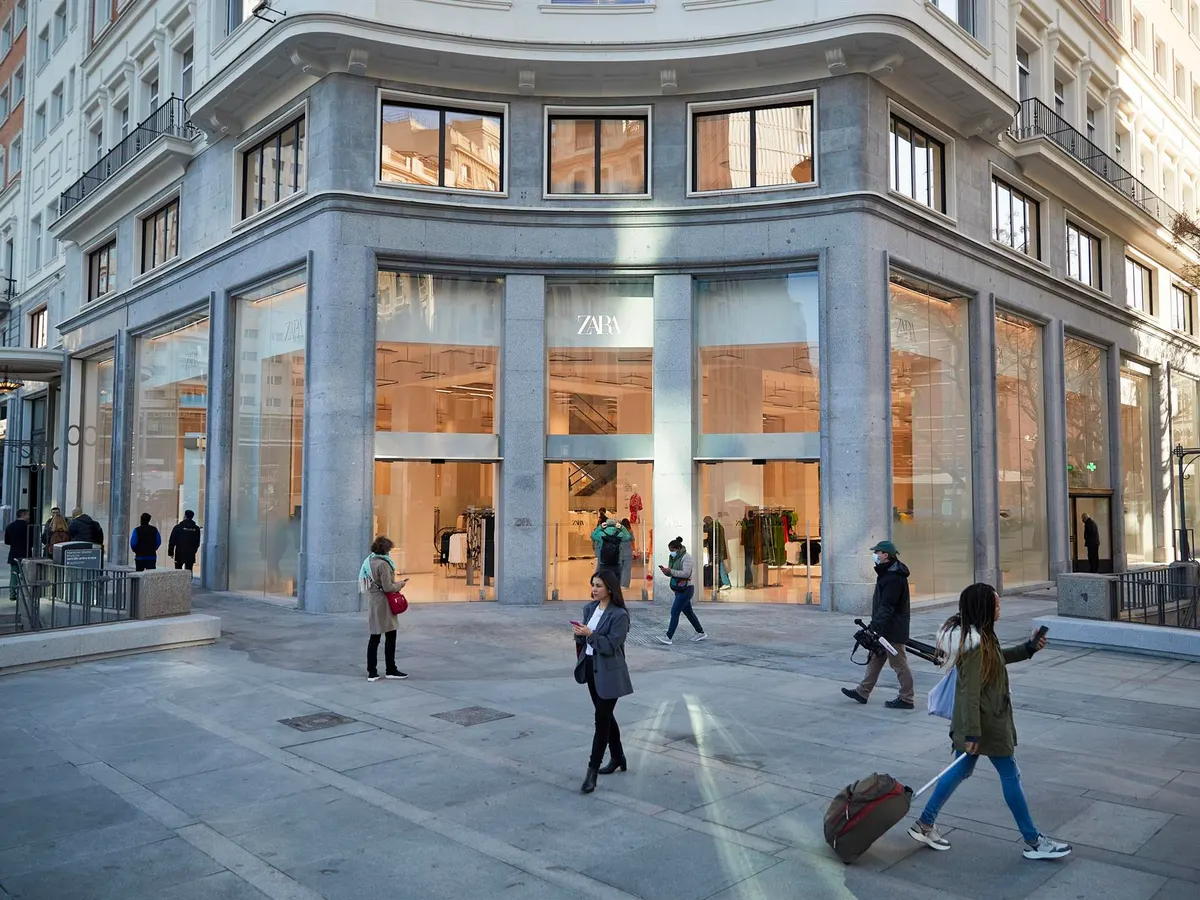 El Zara más grande del mundo abrirá este viernes en la Plaza de España de  Madrid, la primera inauguración de Marta Ortega