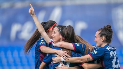 Jugadoras de la SD Huesca celebrando un gol