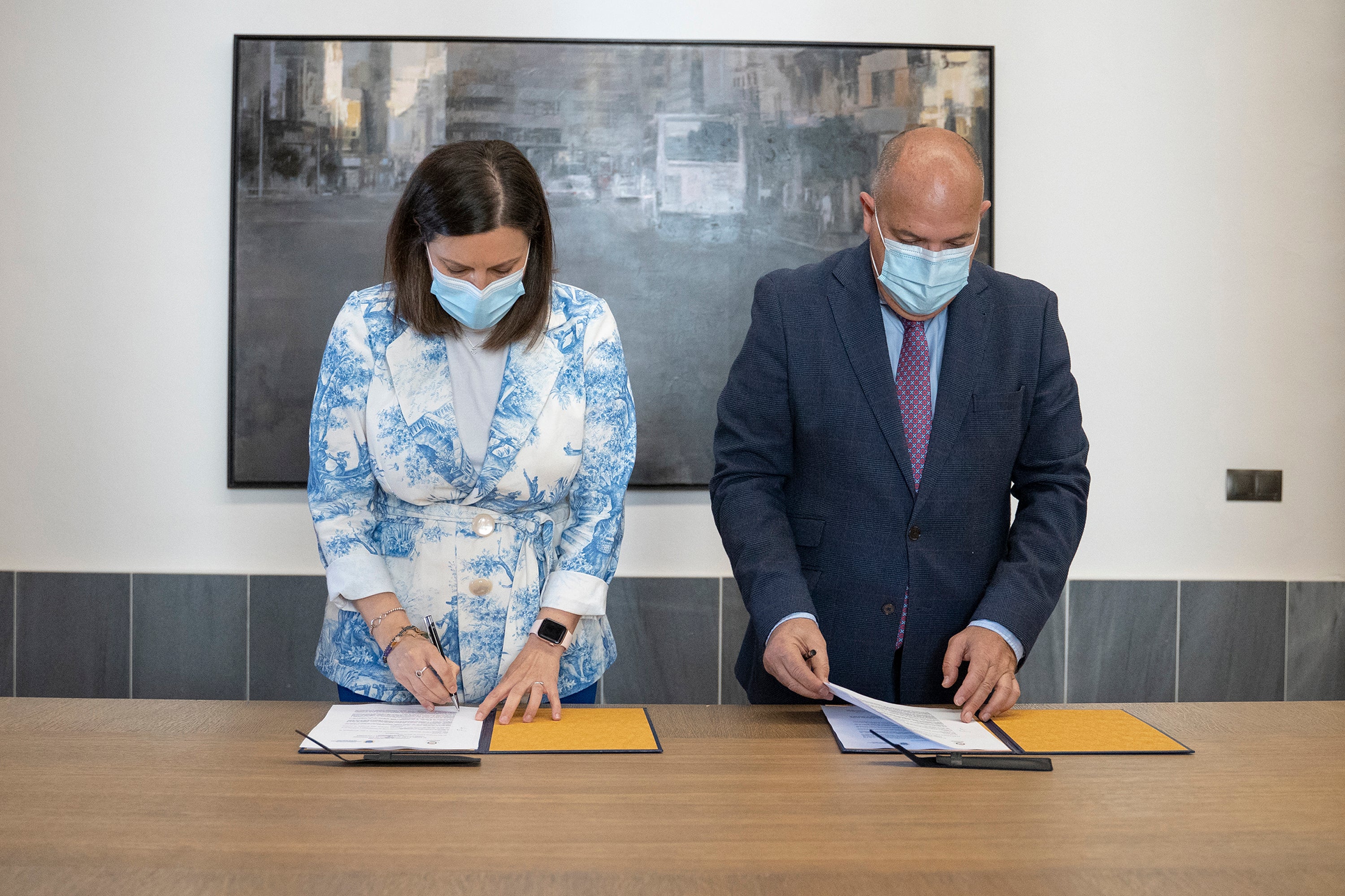 San Fernando y Cofradías 'afianzan' su relación con un nuevo convenio de colaboración San Fernando y Cofradías 'afianzan' su relación con un nuevo convenio de colaboración