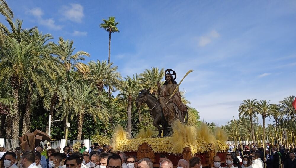 Trono de Jesús Triunfante en la procesión de Domingo de Ramos de Elche.