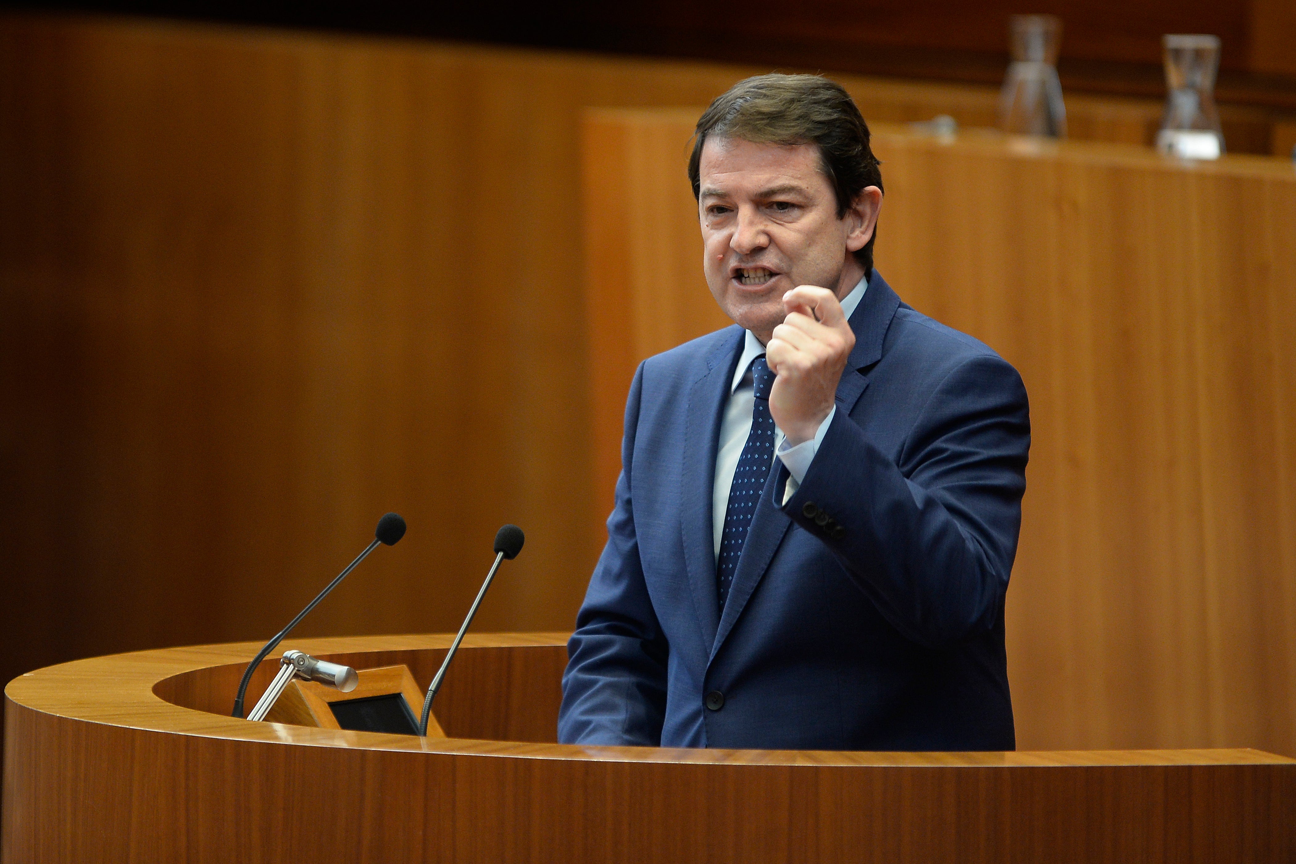 Alfonso Fernández Mañueco, investido presidente de la Junta de Castilla y León con los votos de Vox Alfonso Fernández Mañueco, investido presidente de la Junta de Castilla y León con los votos de Vox