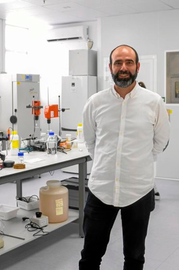 Manu Muñoz: "Tratamos de mejorar la calidad de vida del paciente" Manu Muñoz: "Tratamos de mejorar la calidad de vida del paciente"