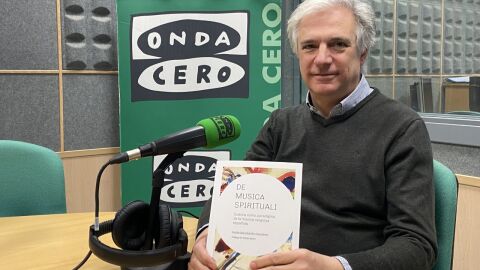 Pedro Mombiedro, en lo estudios de Onda Cero Cuenca