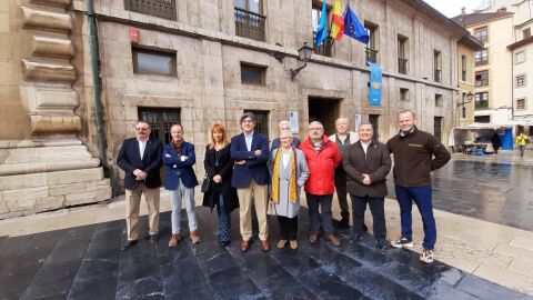 Felipe D&iacute;az de Miranda y su junta directiva de la SOF