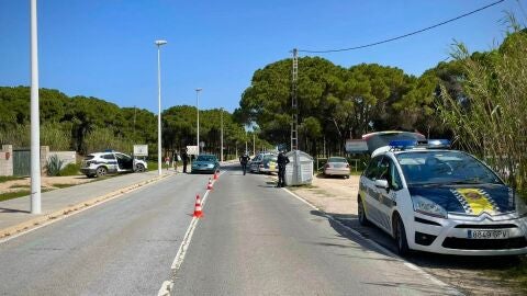 Imagen de archivo de un control de la Policía Local de Elche en la pedanía de La Marina. 