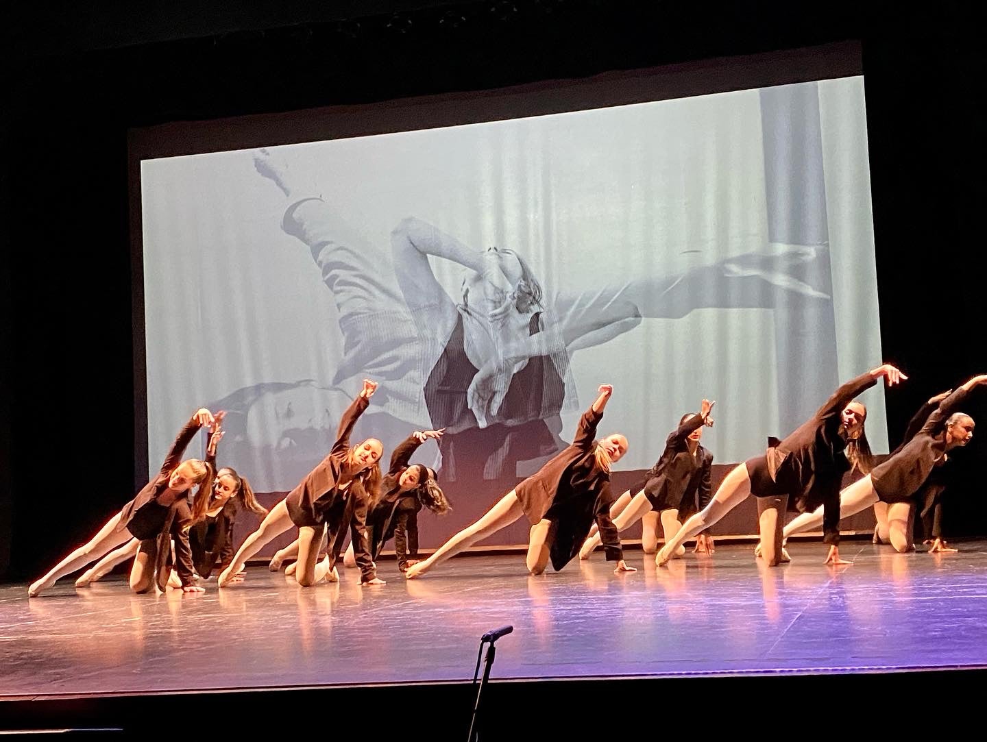 La Escuela Municipal de Danza de Vila-real ha abierto el plazo de inscripciones para el nuevo curso La Escuela Municipal de Danza de Vila-real ha abierto el plazo de inscripciones para el nuevo curso