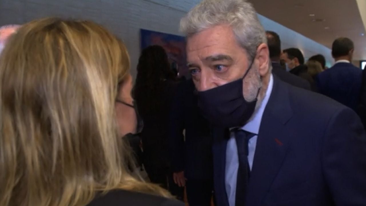 El polémico momento en el que Miguel Ángel Rodríguez empuja a Andrea Ropero El polémico momento en el que Miguel Ángel Rodríguez empuja a Andrea Ropero