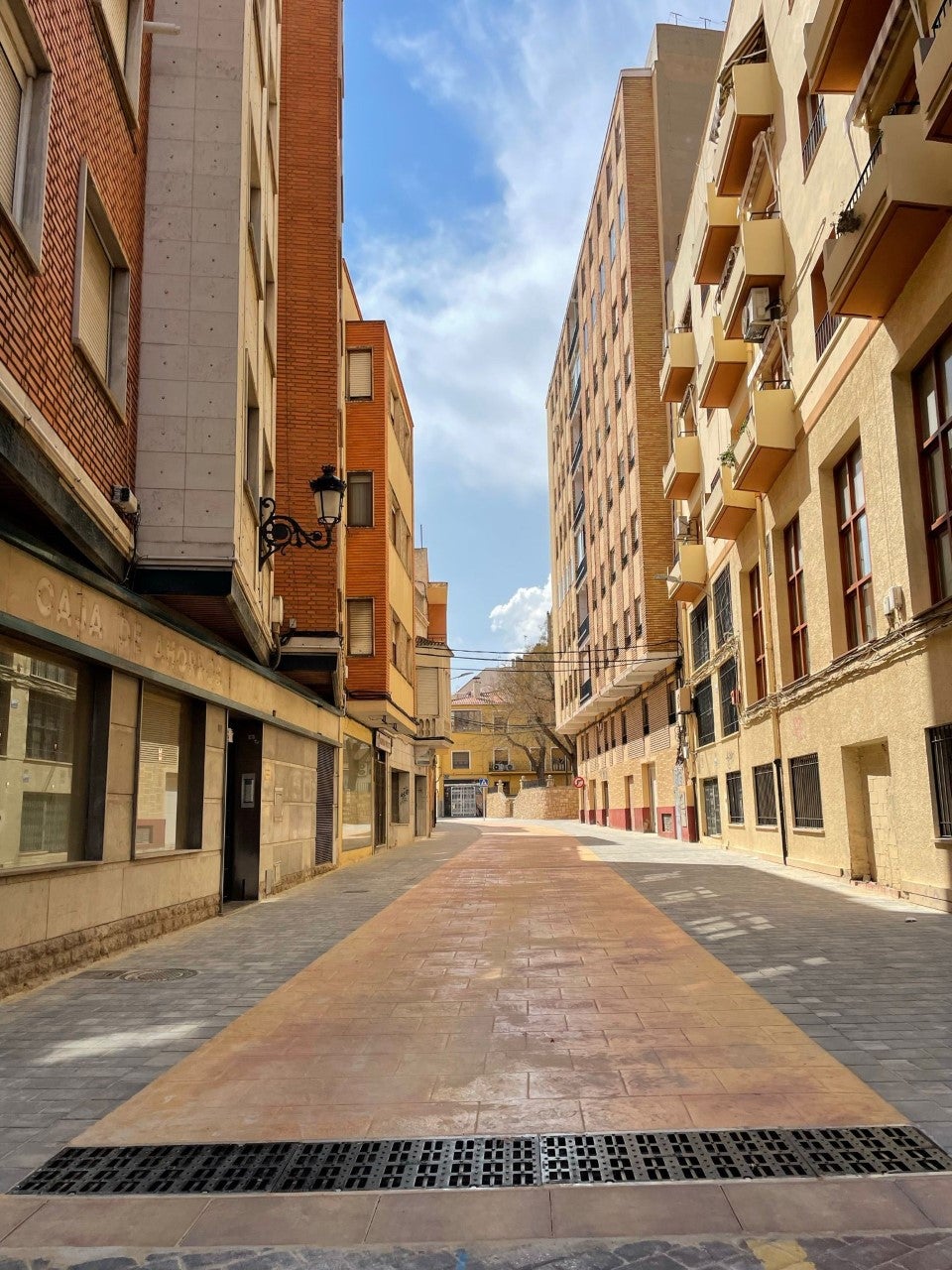 Reabre la calle Rambla de la Mancha en Almansa Reabre la calle Rambla de la Mancha en Almansa