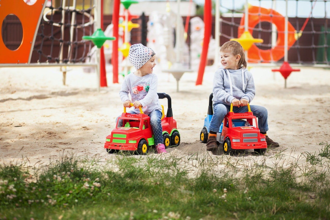 Investigan la fuga de dos niños de una guardería de Almería en motos de juguete Investigan la fuga de dos niños de una guardería de Almería en motos de juguete