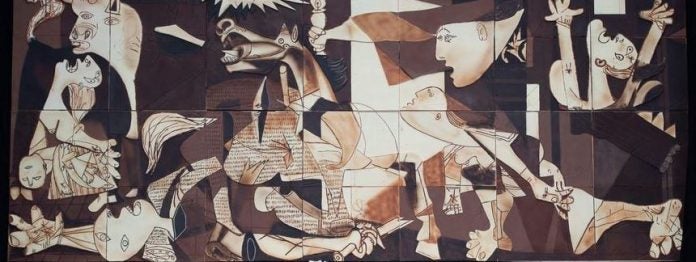 Vitoria exhibe una réplica del Gernika a tamaño natural elaborada con chocolate Vitoria exhibe una réplica del Gernika a tamaño natural elaborada con chocolate