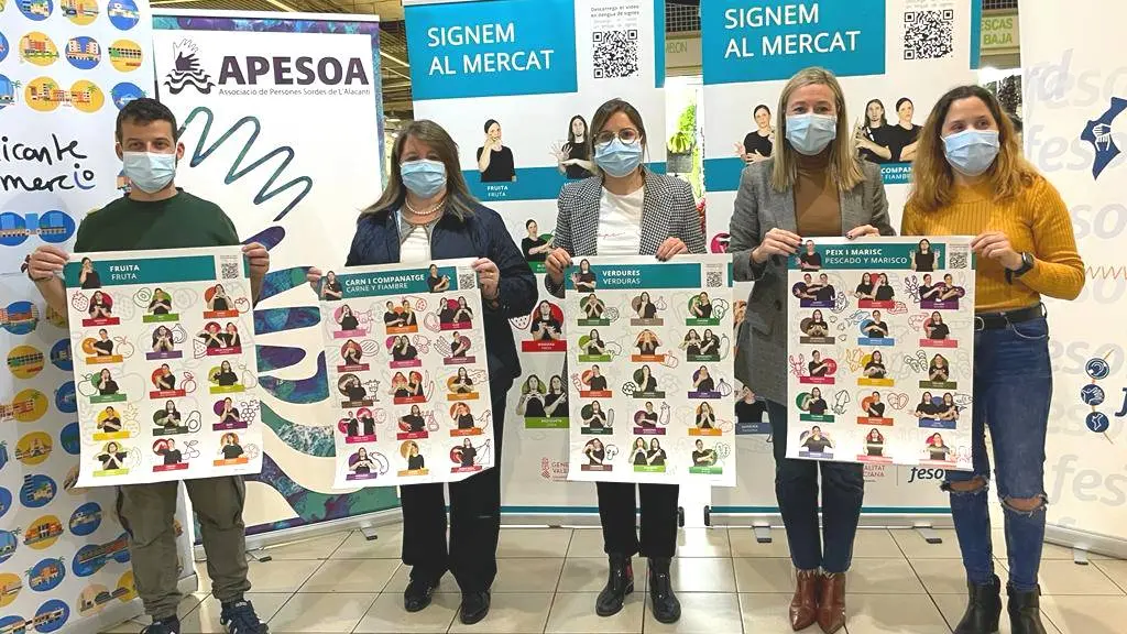 La carteler&iacute;a presentada en el Mercado Central