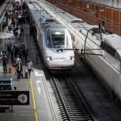 Fotografía de archivo de un tren de AVE. / Efe