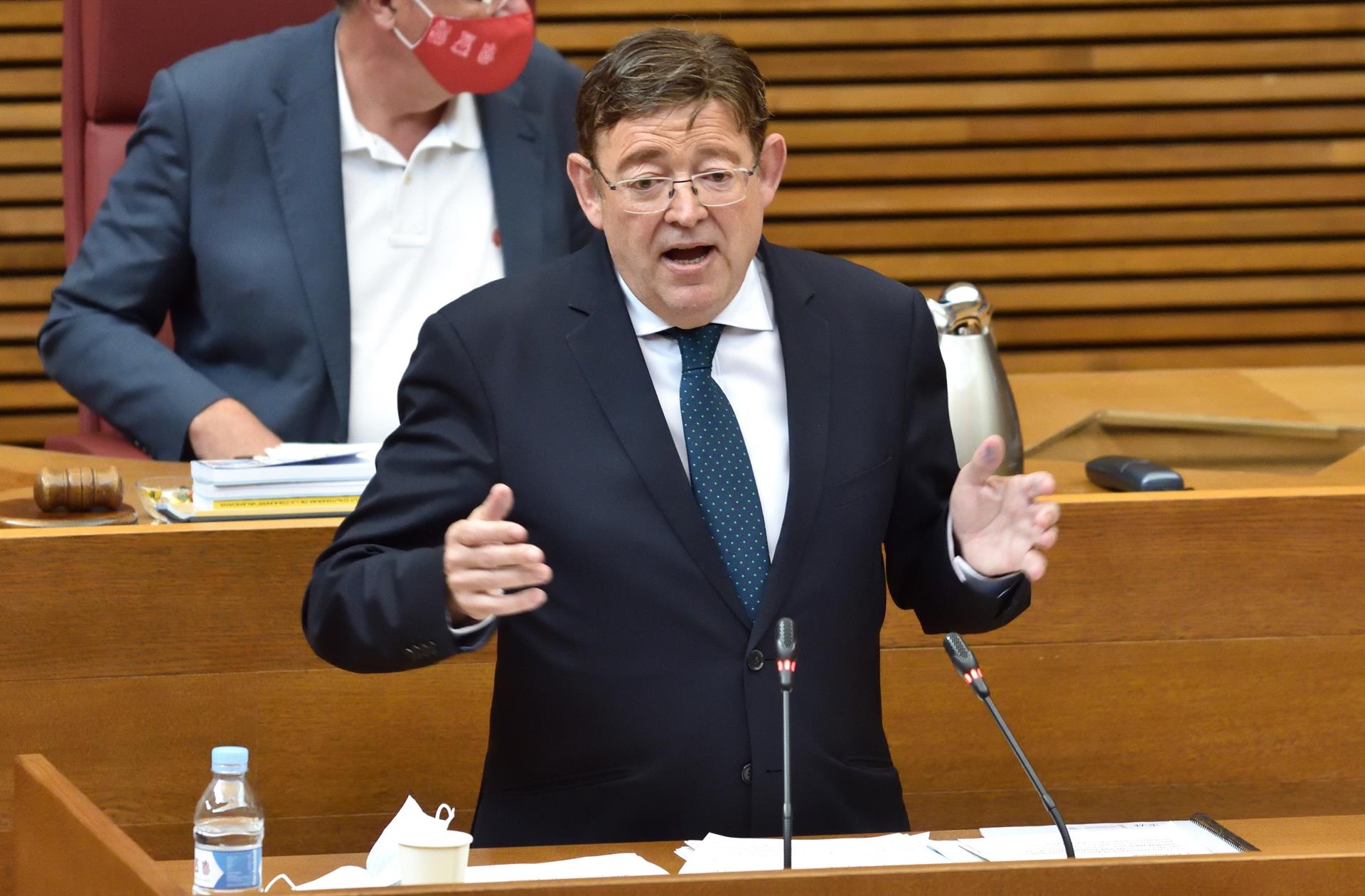 Puig garantiza su defensa “clara” de la reforma de la financiación y Mazón le acusa de “dilapidar” el consenso Puig garantiza su defensa “clara” de la reforma de la financiación y Mazón le acusa de “dilapidar” el consenso