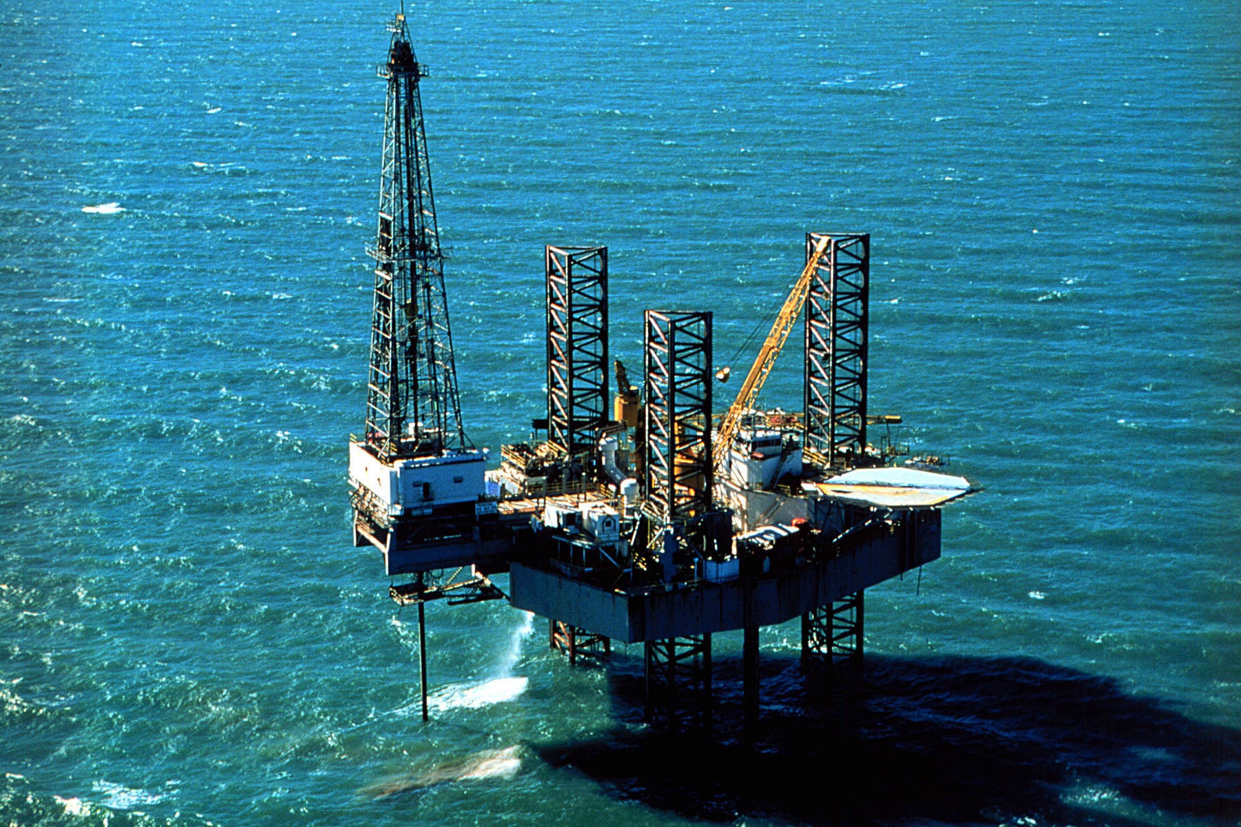 ¿Por qué España no puede explotar los pozos de petróleo que Marruecos ha encontrado cerca de Canarias? ¿Por qué España no puede explotar los pozos de petróleo que Marruecos ha encontrado cerca de Canarias?