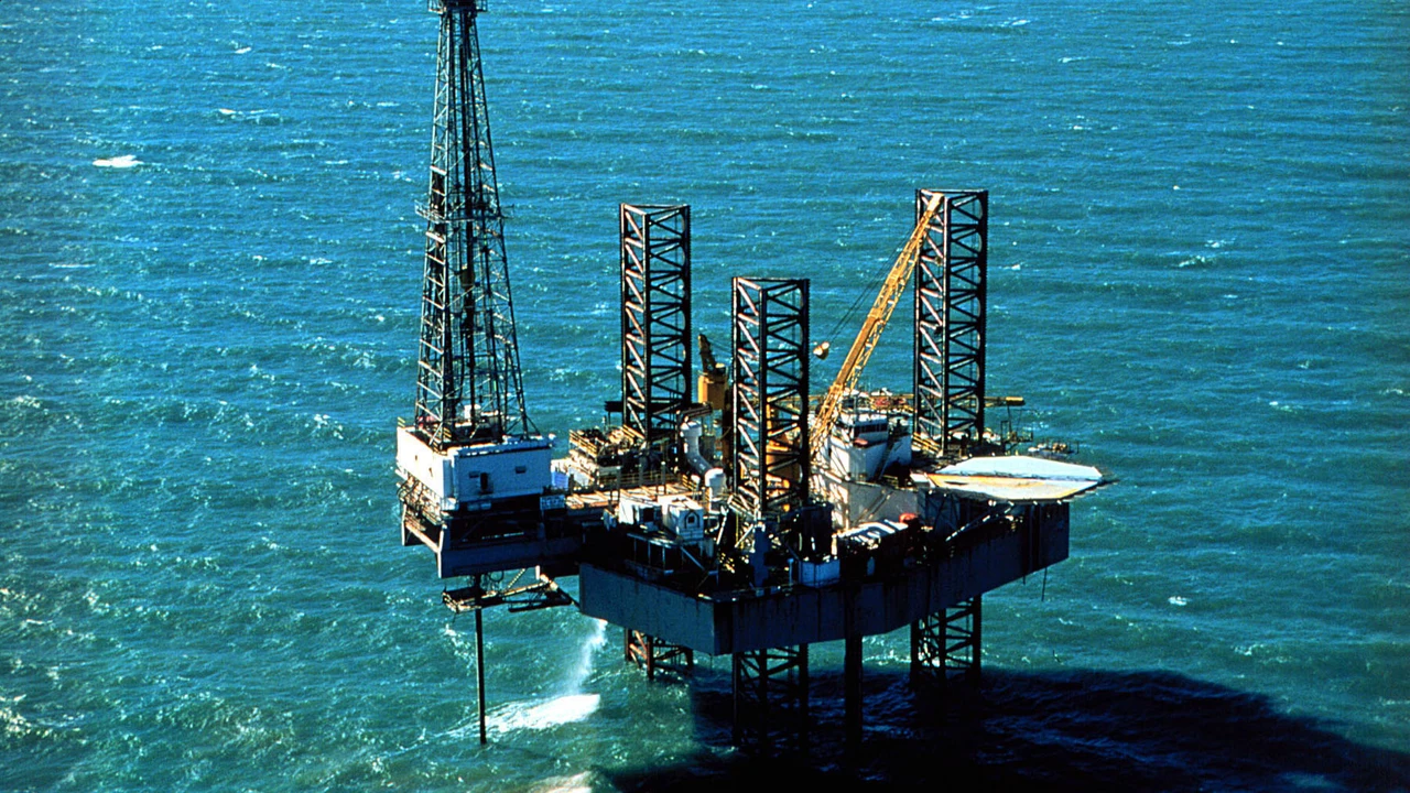 Imagen de archivo de una plataforma petrolífera