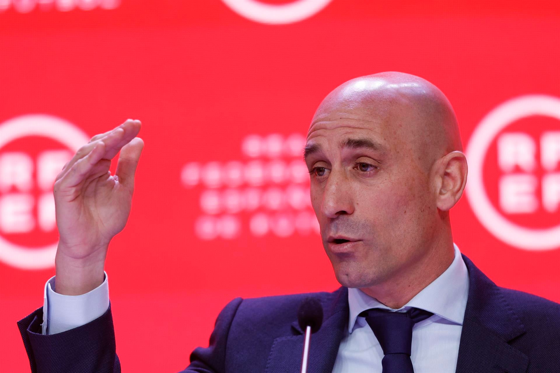 El colectivo valencianista "Libertad Valencia" pide la destitución de Rubiales El colectivo valencianista "Libertad Valencia" pide la destitución de Rubiales