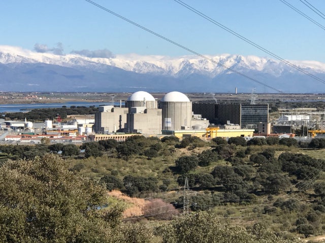 El ministerio de Transición Ecológica se mantiene en el cierre de las centrales nucleares a partir del 2027 como pasaría con Almaraz El ministerio de Transición Ecológica se mantiene en el cierre de las centrales nucleares a partir del 2027 como pasaría con Almaraz