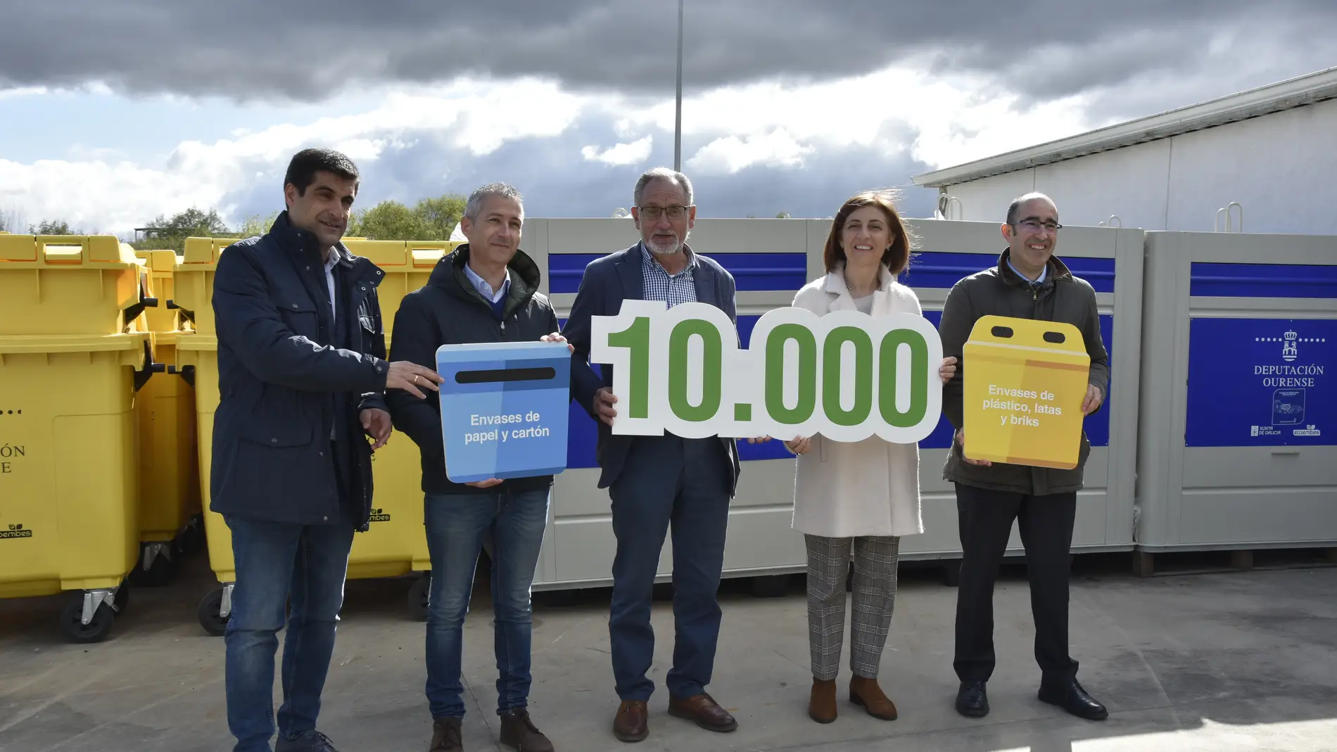 A Xunta entrega 100 contenedores para fomentar o reciclaxe