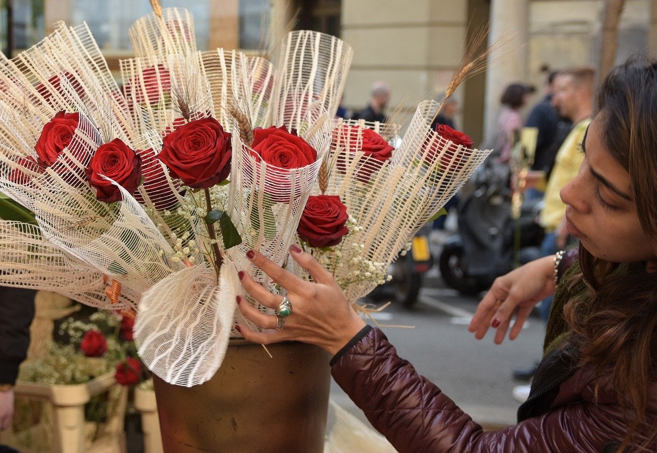 ¿Por qué se regala una rosa el día de Sant Jordi? ¿Por qué se regala una rosa el día de Sant Jordi?