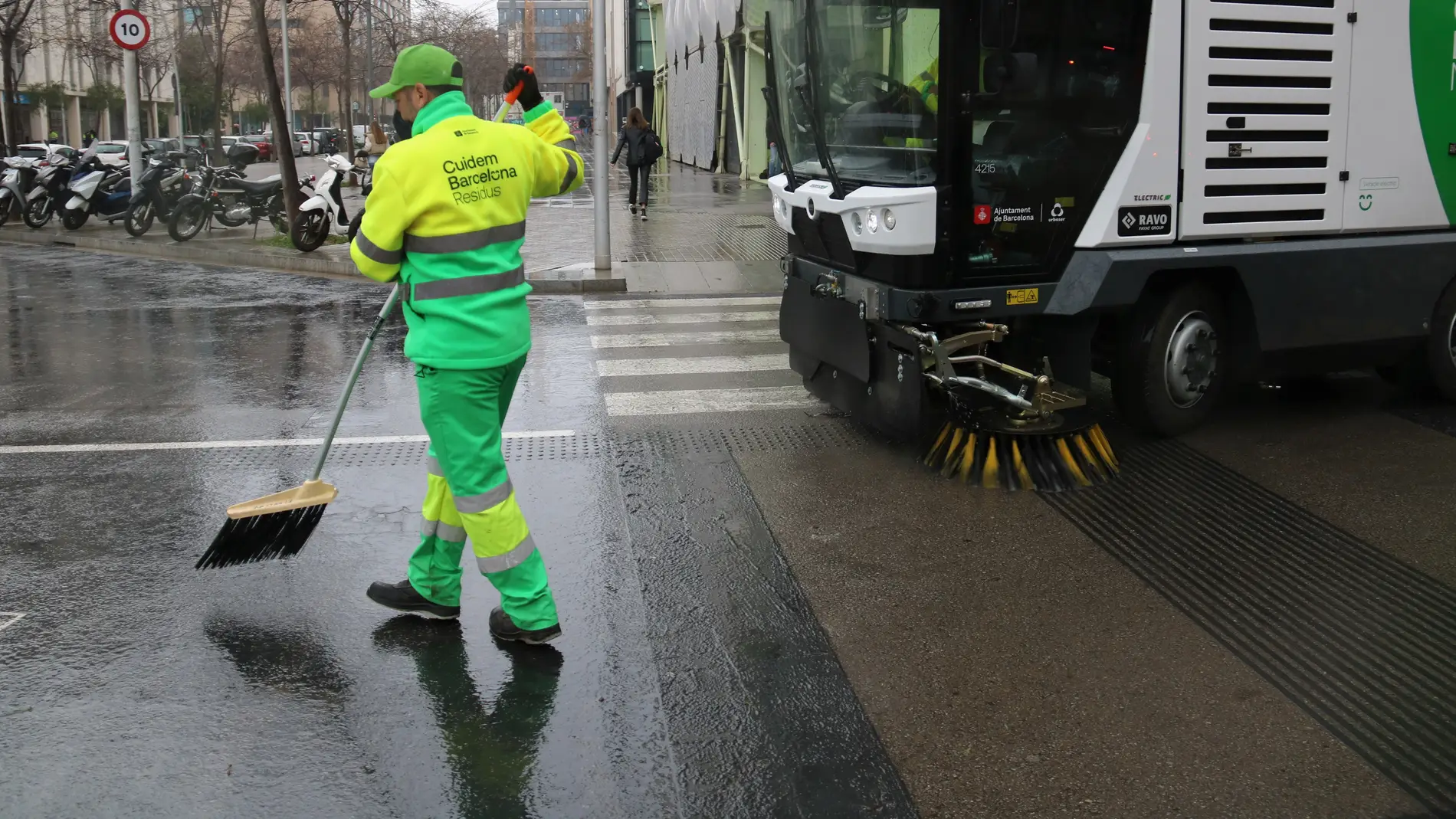 El govern de Collboni vol reforçar la neteja de Barcelona