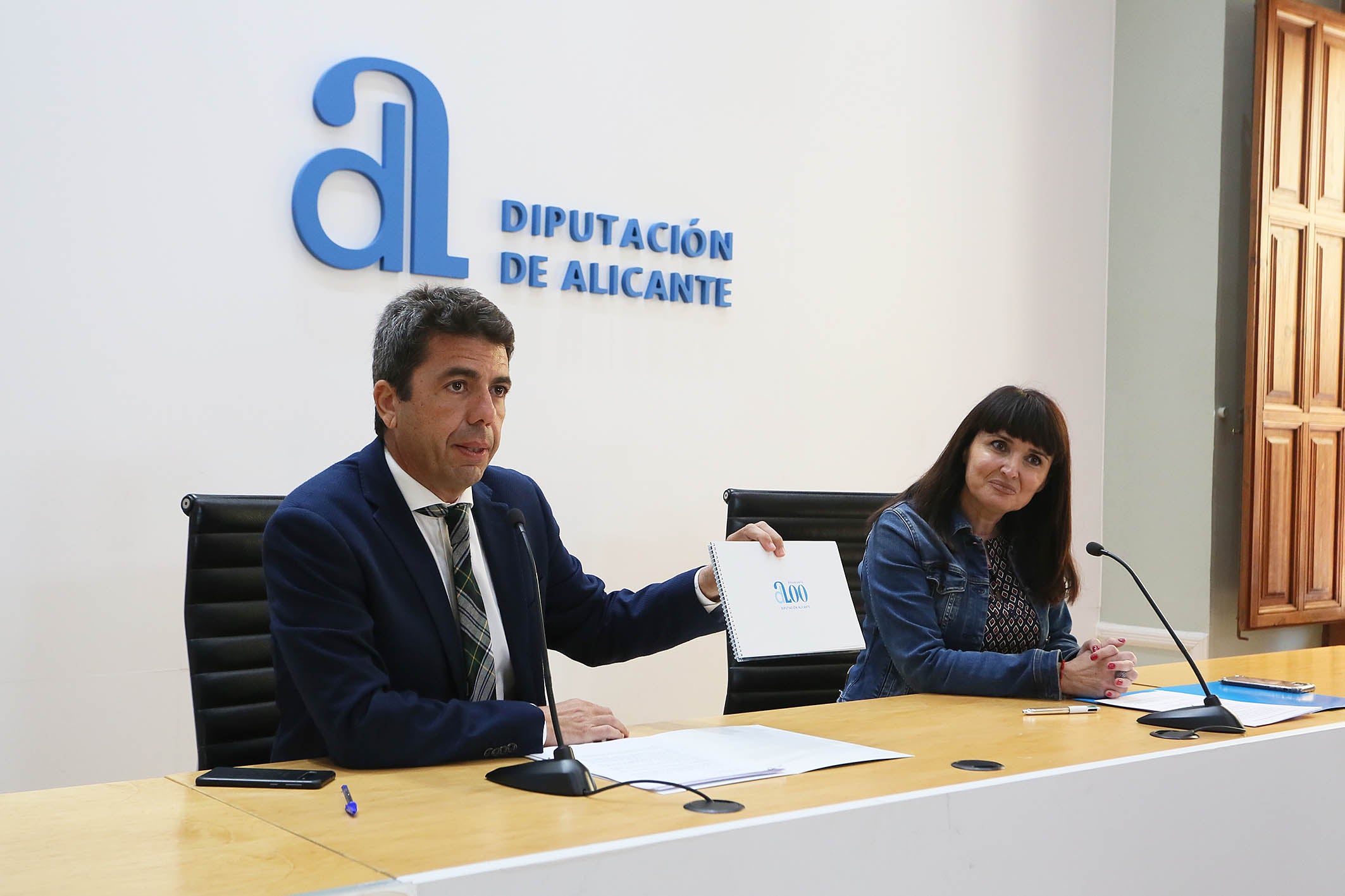 La Diputación de Alicante conmemora sus doscientos años de existencia La Diputación de Alicante conmemora sus doscientos años de existencia