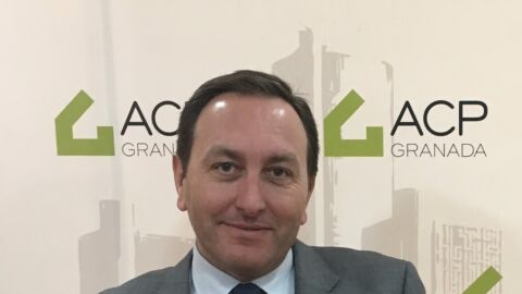 Mart&iacute;nez Ca&ntilde;avate