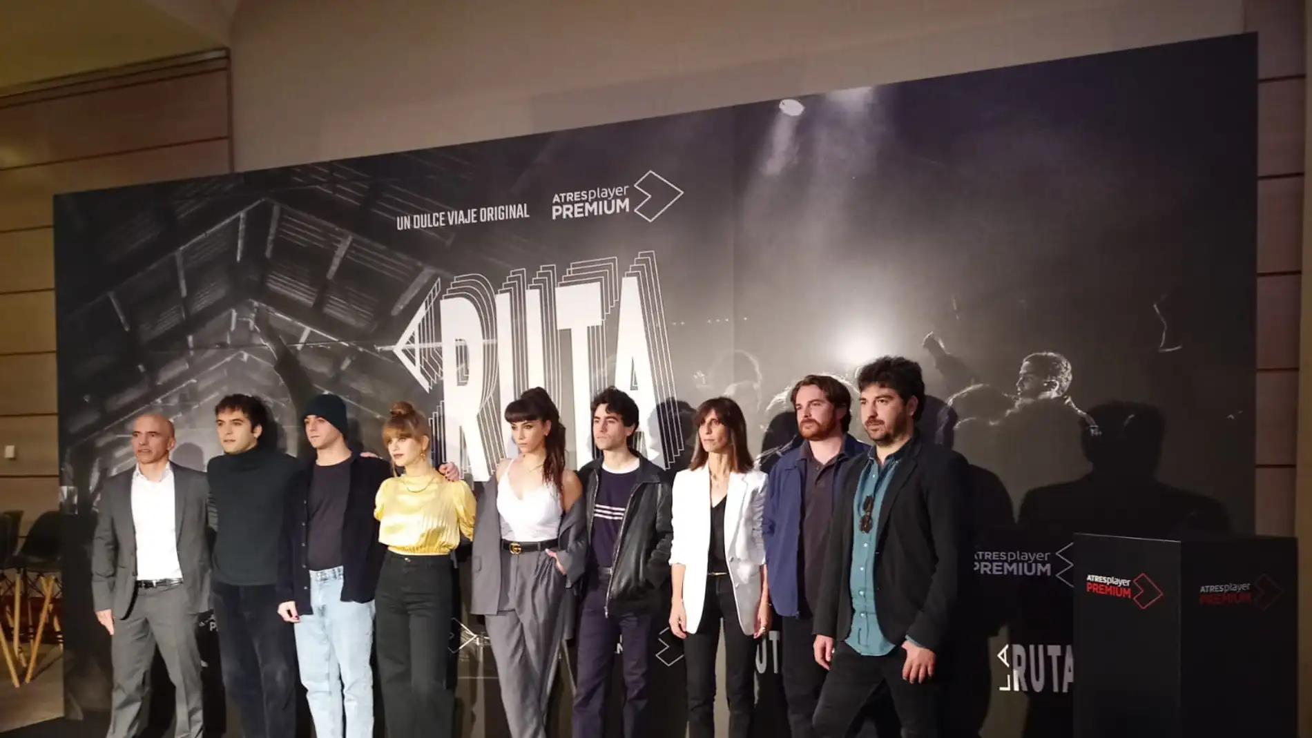 El elenco de actores junto a los creadores de la serie y responsables de Atresmedia han presentado La Ruta