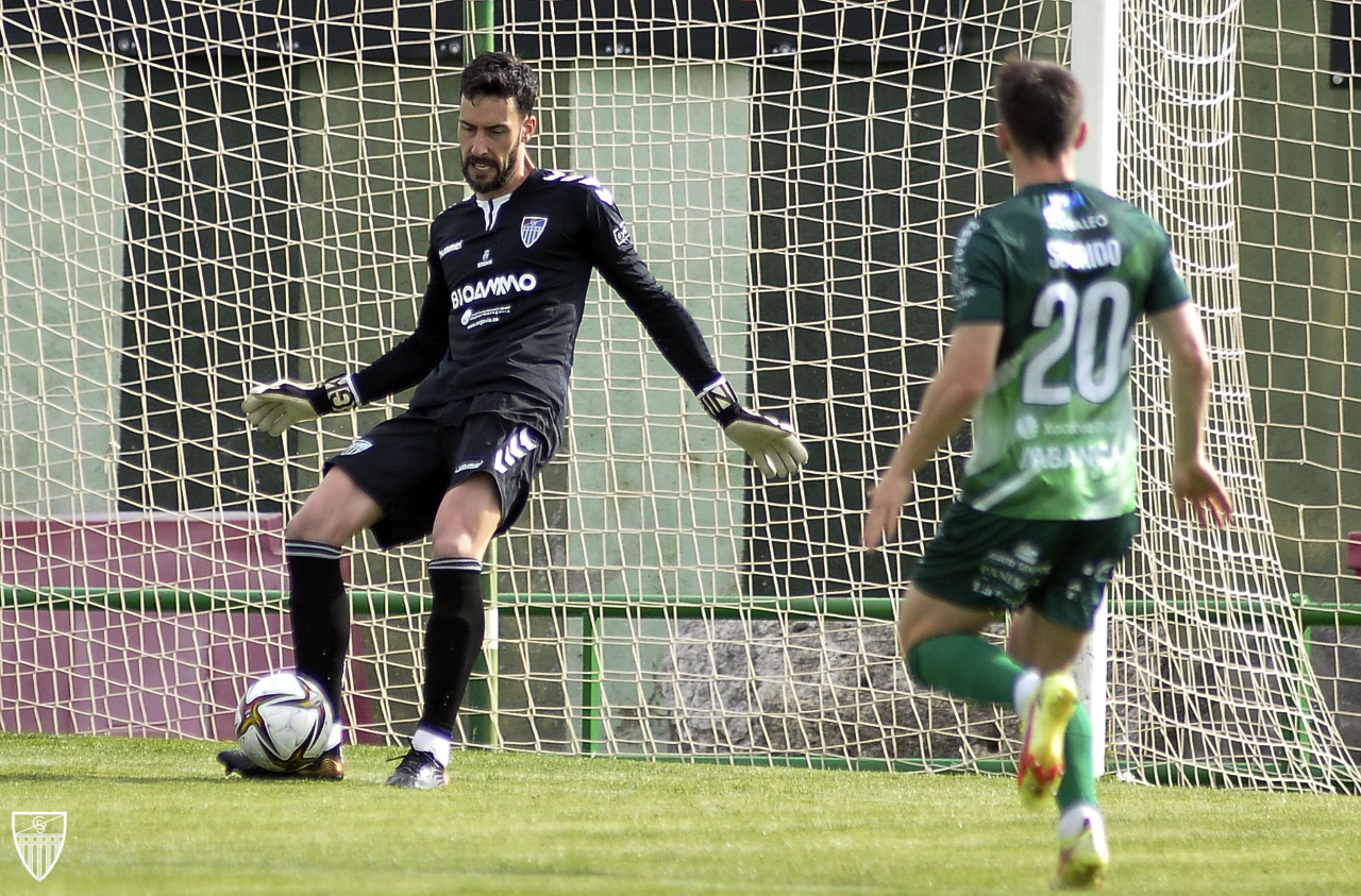La Segoviana busca el domingo en Luanco un triunfo que puede darle la salvación La Segoviana busca el domingo en Luanco un triunfo que puede darle la salvación