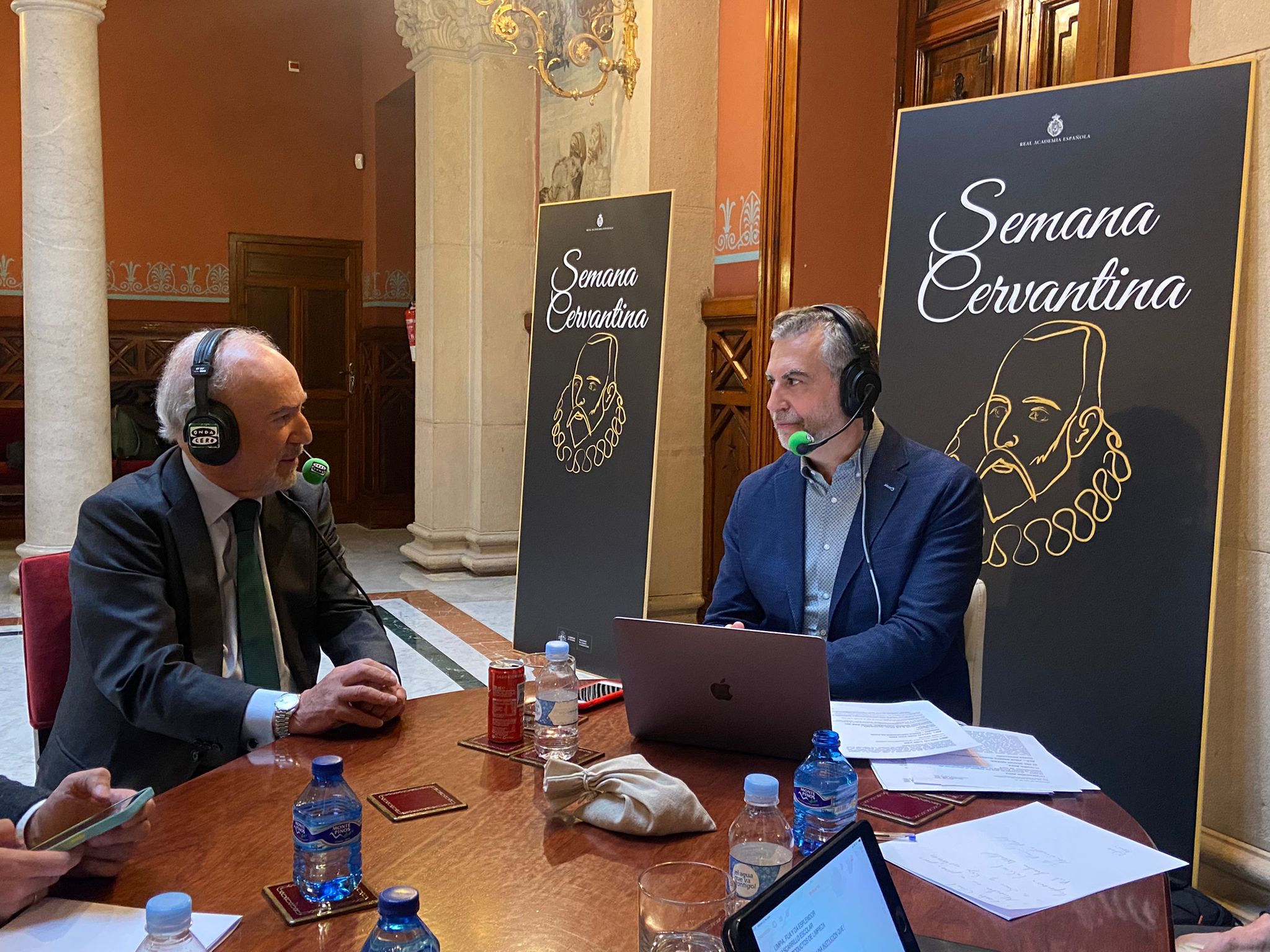 Santiago Muñoz Machado, director de la RAE: "Tenemos mucho cuidado de no incorporar palabras que se ponen de moda y desaparecen" Santiago Muñoz Machado, director de la RAE: "Tenemos mucho cuidado de no incorporar palabras que se ponen de moda y desaparecen"