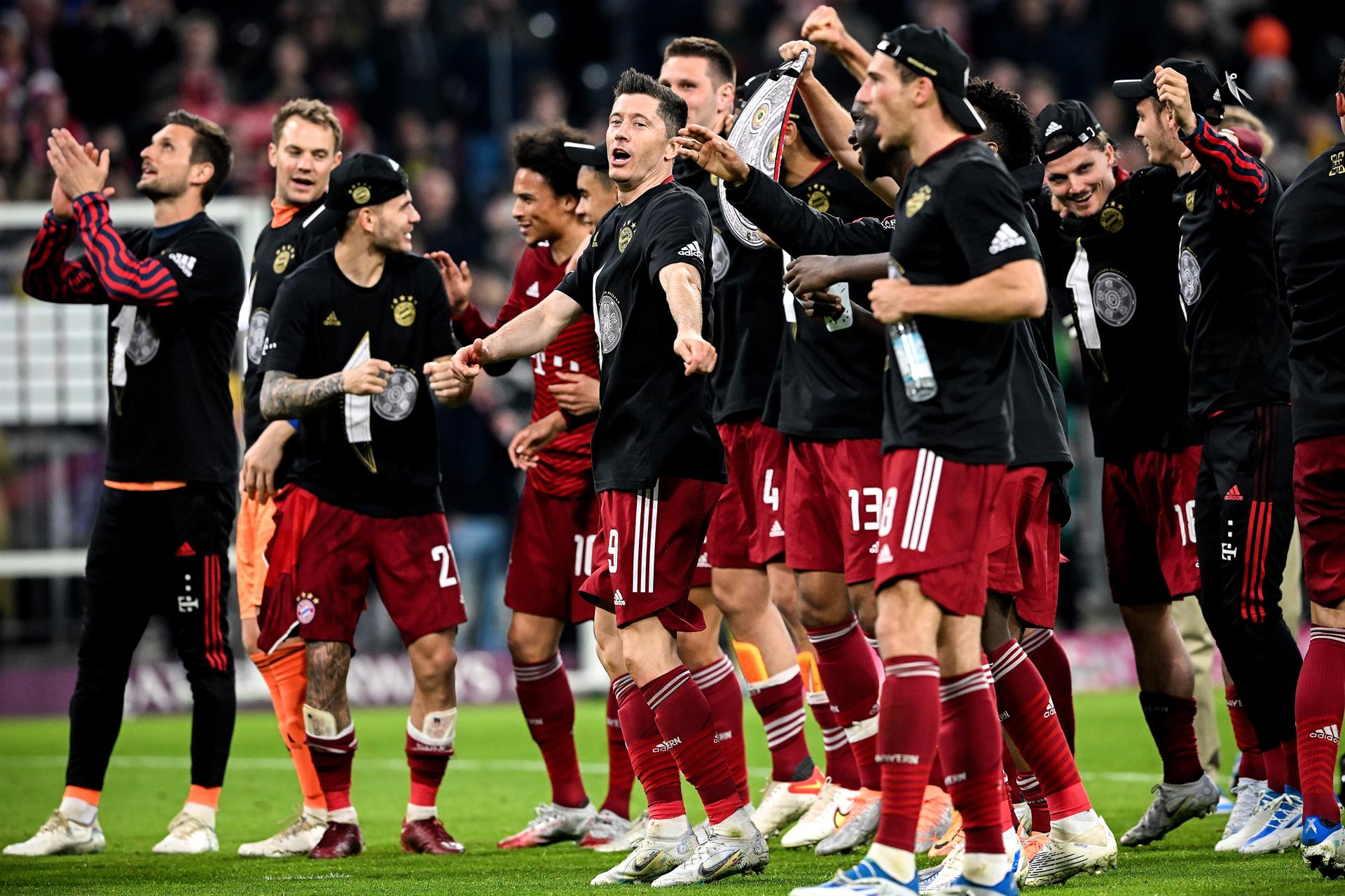 El Bayern logra su décima Bundesliga consecutiva gracias al triunfo contra el Dortmund El Bayern logra su décima Bundesliga consecutiva gracias al triunfo contra el Dortmund