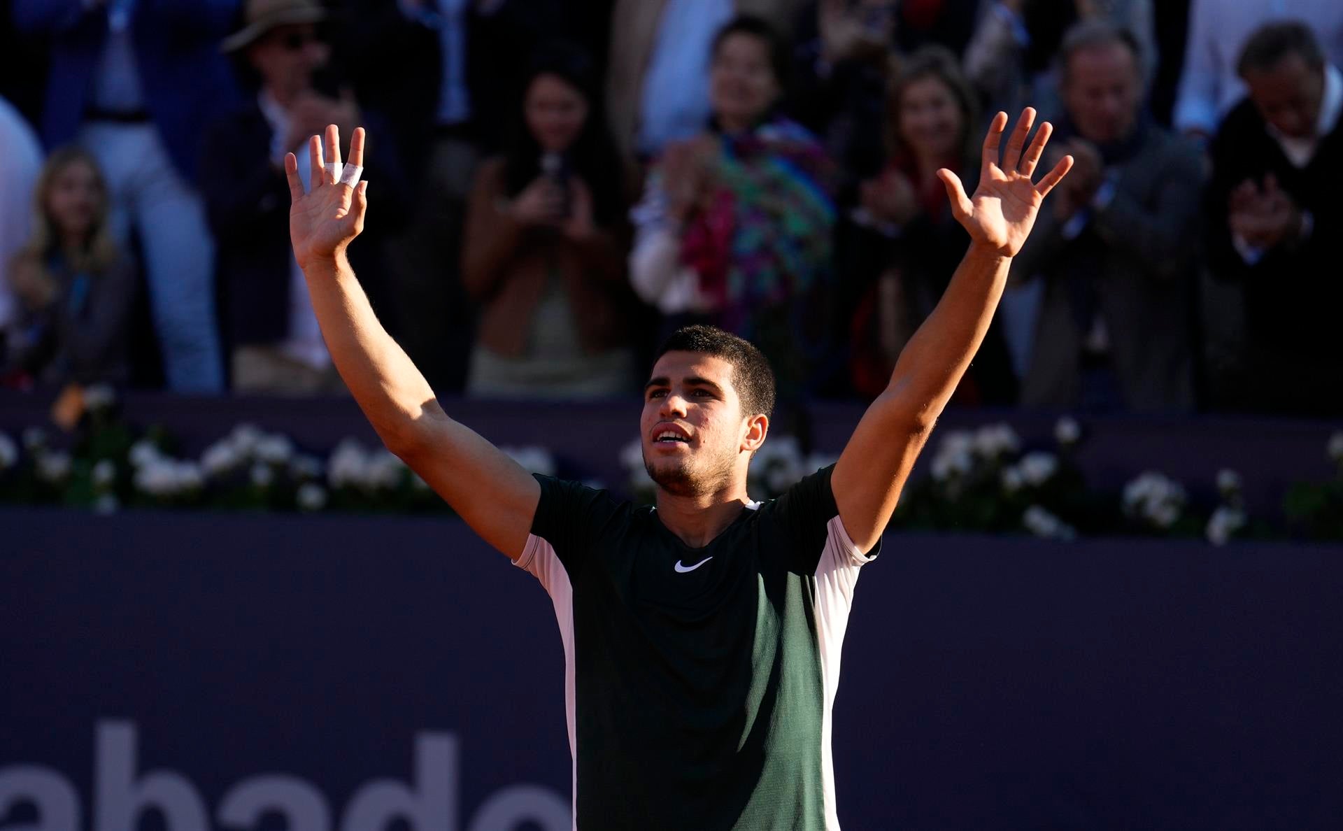 Alcaraz arrolla a Carreño en la final y conquista el Conde de Godó Alcaraz arrolla a Carreño en la final y conquista el Conde de Godó