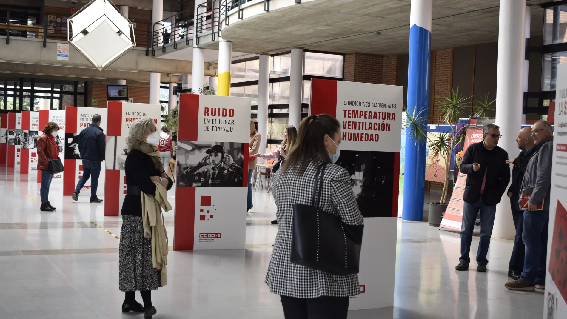 El Campus de Albacete acoge una exposición sobre cultura preventiva y salud laboral