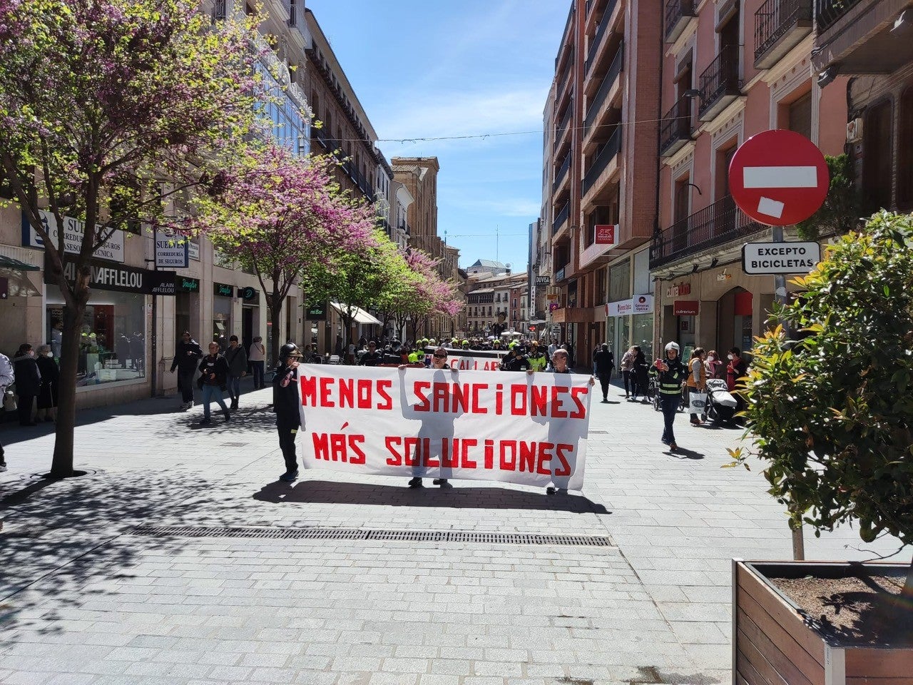 Los bomberos reclaman "menos sanciones y más soluciones" Los bomberos reclaman "menos sanciones y más soluciones"