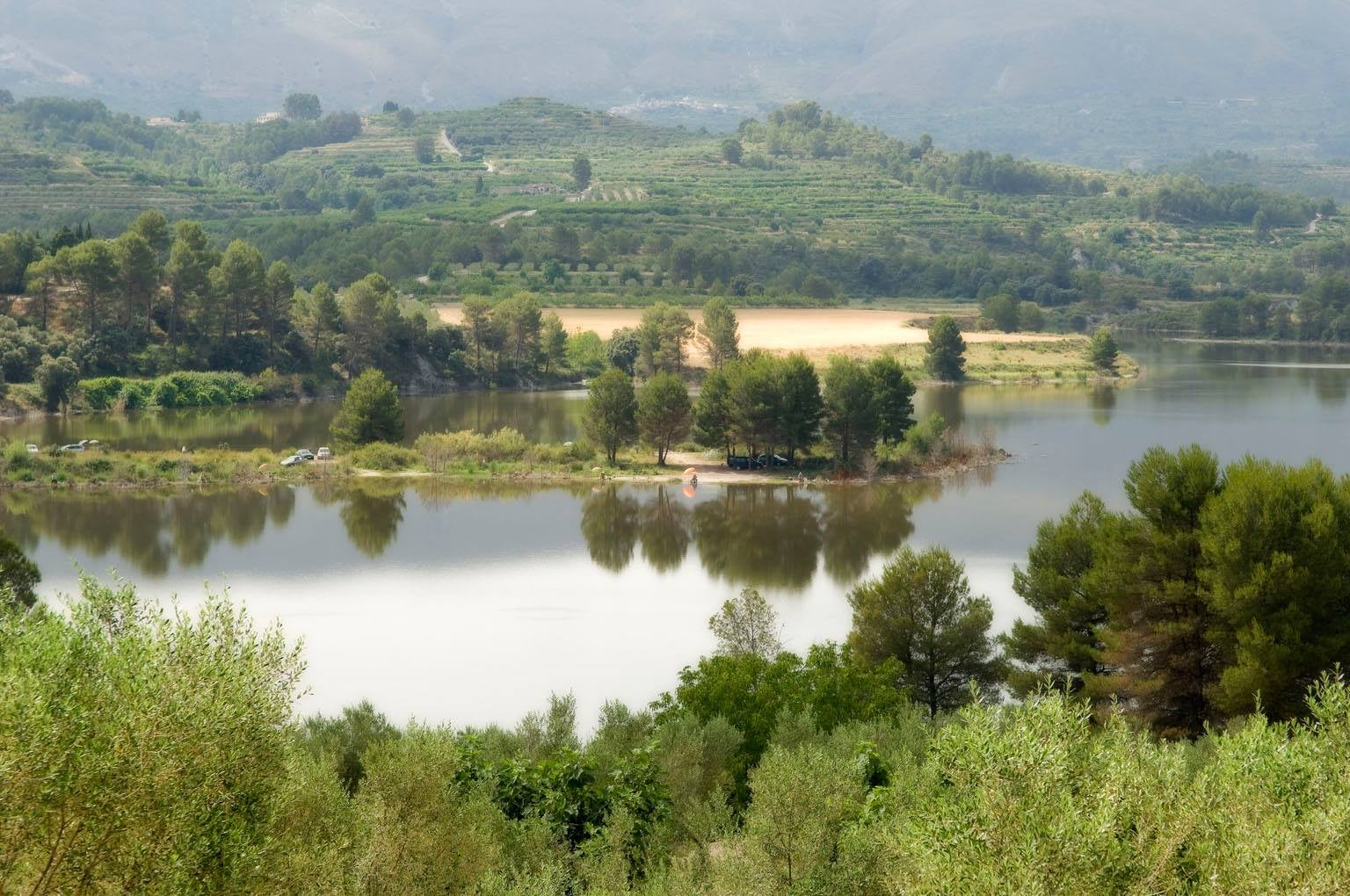 La Diputación de Alicante subvenciona con más de un millón de euros las iniciativas medioambientales municipales La Diputación de Alicante subvenciona con más de un millón de euros las iniciativas medioambientales municipales