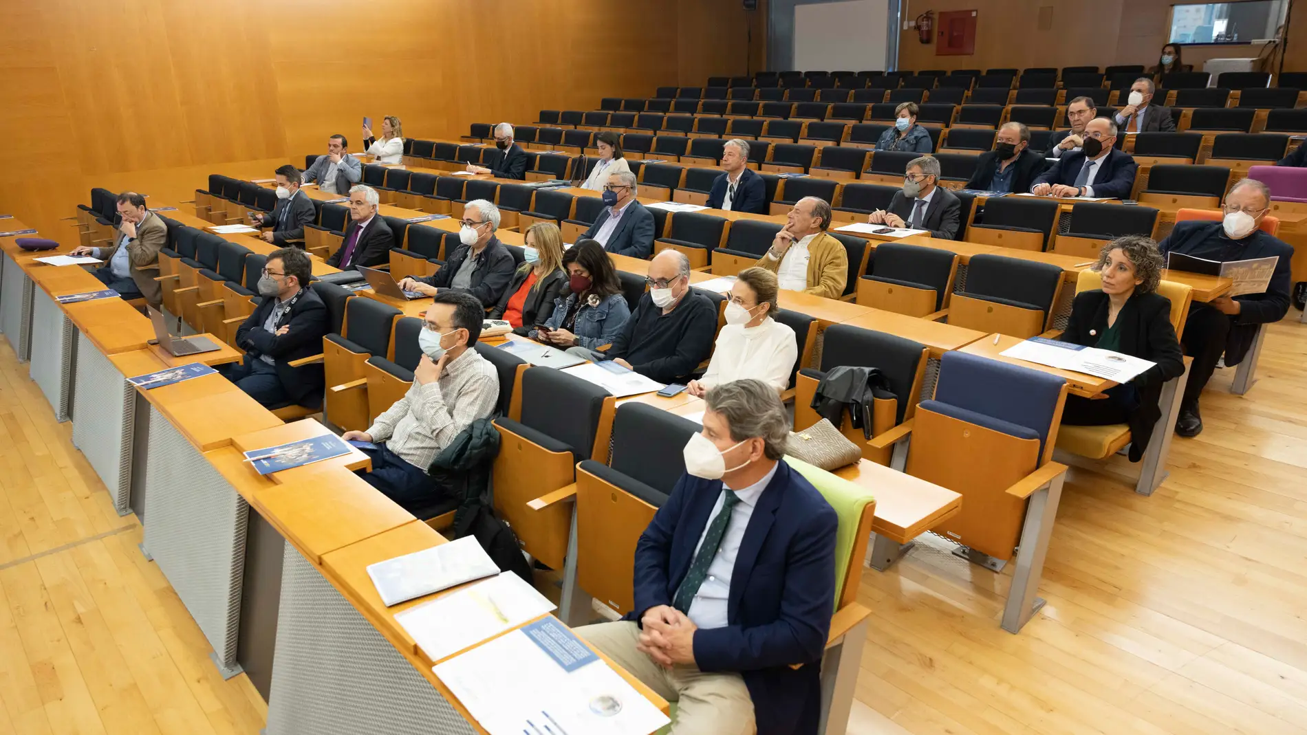 La FUE-UJI consolida su compromiso con el impulso de las relaciones universidad-empresa. La FUE-UJI consolida su compromiso con el impulso de las relaciones universidad-empresa.