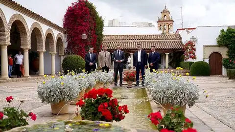 Juanma Moreno en el patio de columnas del Palacio de Viana Juanma Moreno en el patio de columnas del Palacio de Viana