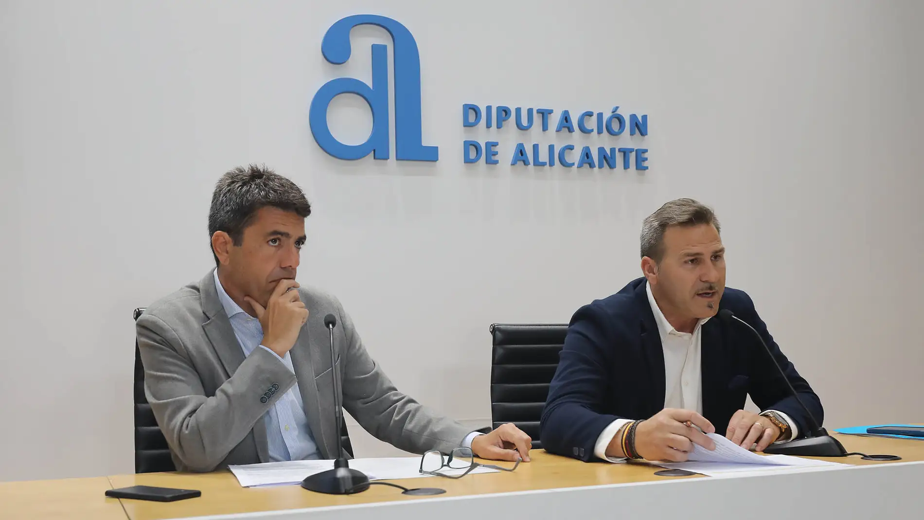 Carlos Mazón hoy en una comparecencia junto al diputado Alejandro Morant