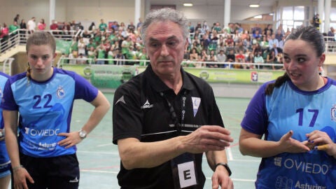 Manolo D&iacute;az, entrenador del Lobas Global Oviedo
