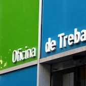 Gairebé la meitat dels contractes firmats a l’abril són indefinits Gairebé la meitat dels contractes firmats a l’abril són indefinits