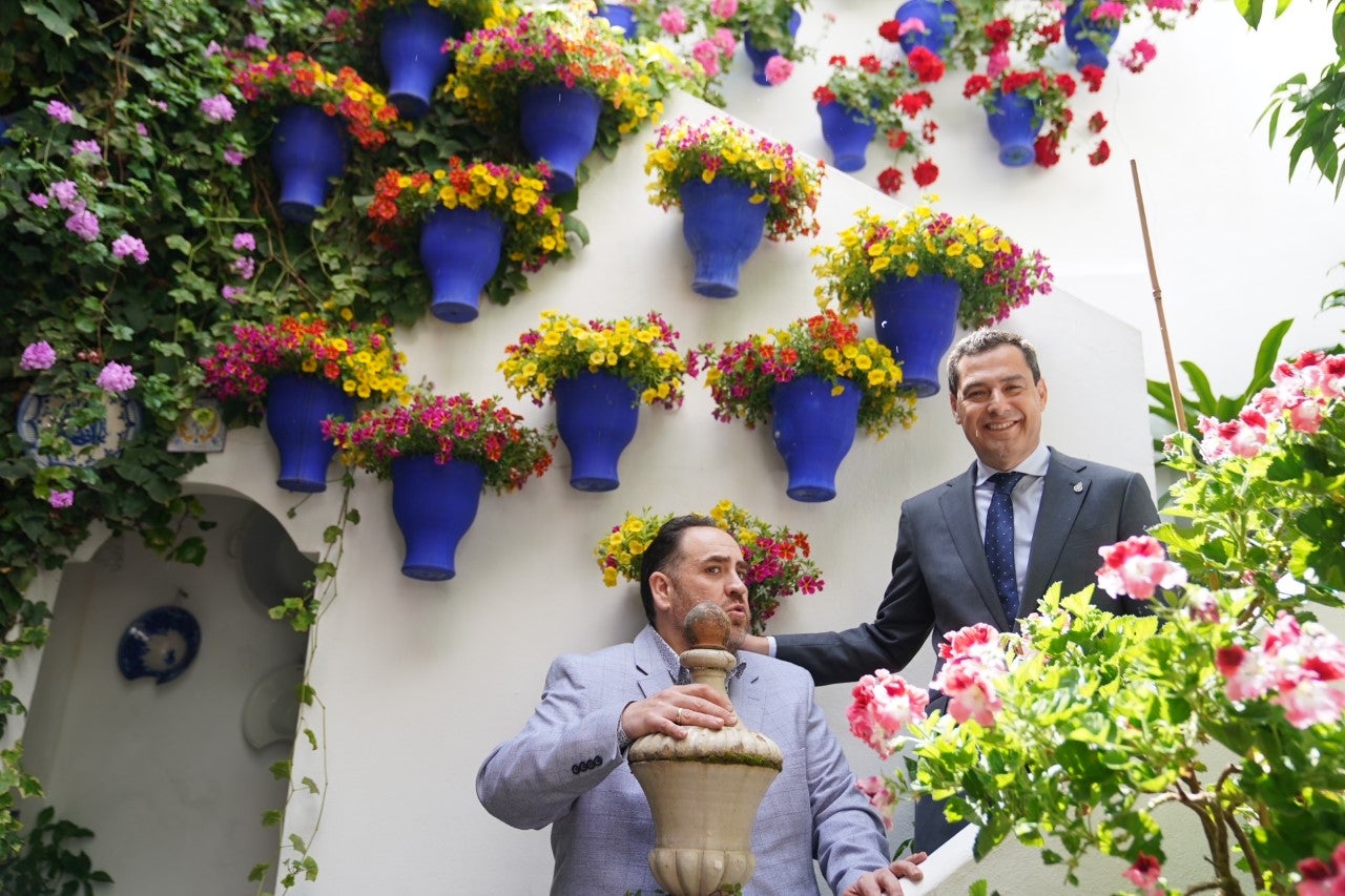 El presidente de la Junta ensalza la fiesta de los patios como referente internacional El presidente de la Junta ensalza la fiesta de los patios como referente internacional