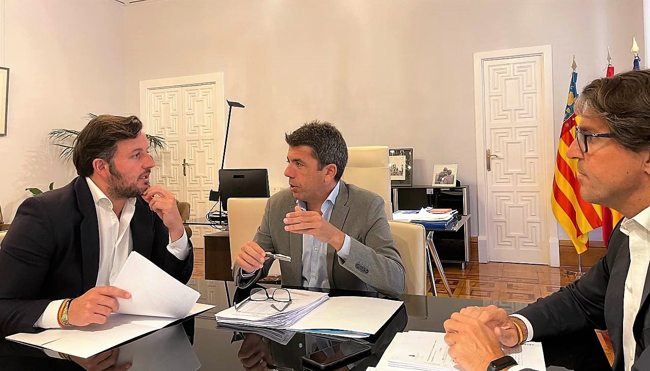 Pablo Ruz (PP) insiste que “Elche tendrá tranvía” porque si Alicante cuenta con él, la ciudad ilicitana también puede Pablo Ruz (PP) insiste que “Elche tendrá tranvía” porque si Alicante cuenta con él, la ciudad ilicitana también puede