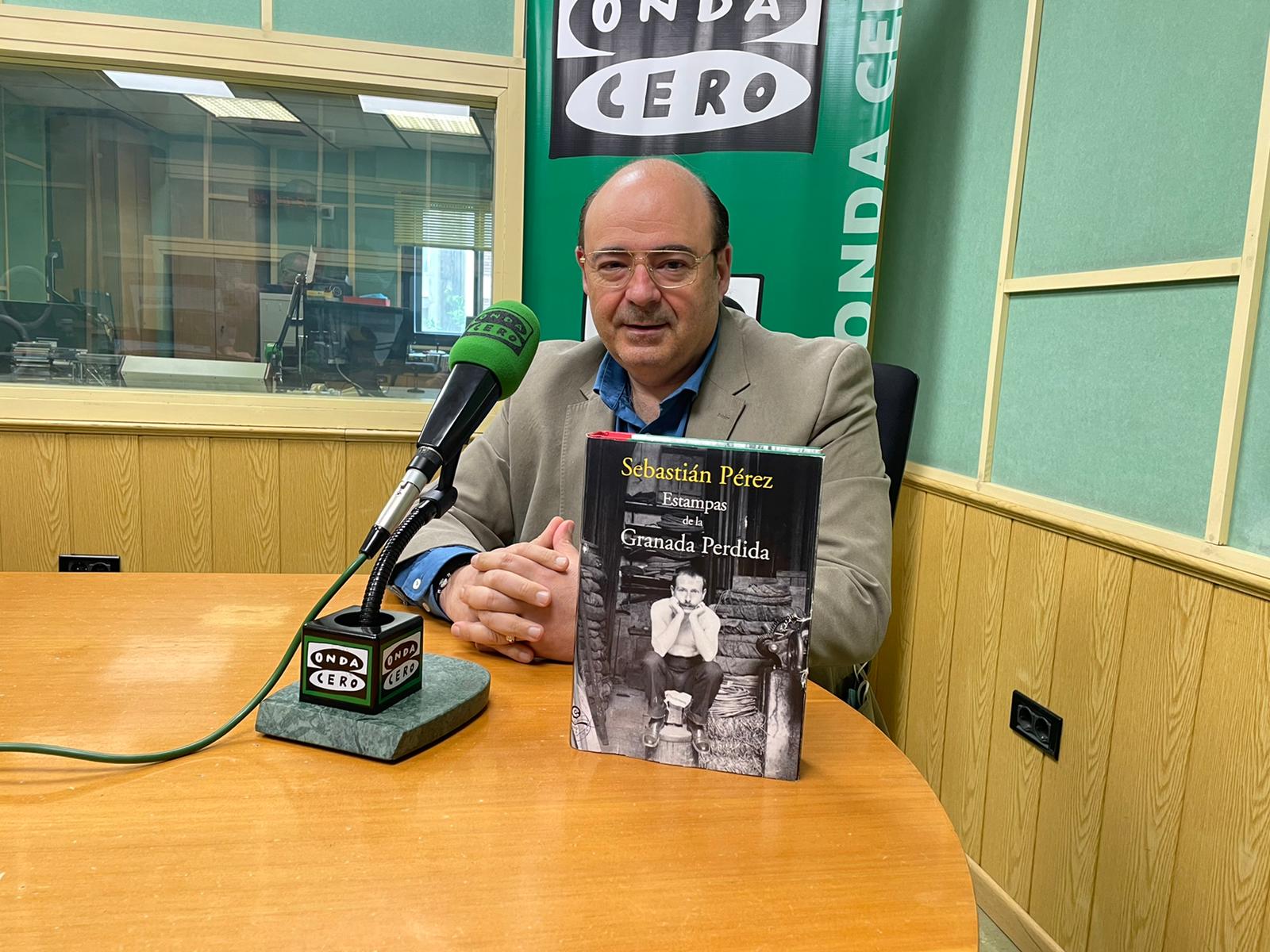 Sebastián Pérez presenta en Más de Uno Granada su libro gráfico "Estampas de la Granada Perdida" sobre "los niños de la guerra" Sebastián Pérez presenta en Más de Uno Granada su libro gráfico "Estampas de la Granada Perdida" sobre "los niños de la guerra"