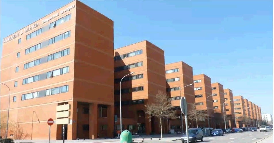 El Ayuntamiento y la Universitat de València lanzan un concurso de ideas para ajardinar el campus de Tarongers El Ayuntamiento y la Universitat de València lanzan un concurso de ideas para ajardinar el campus de Tarongers
