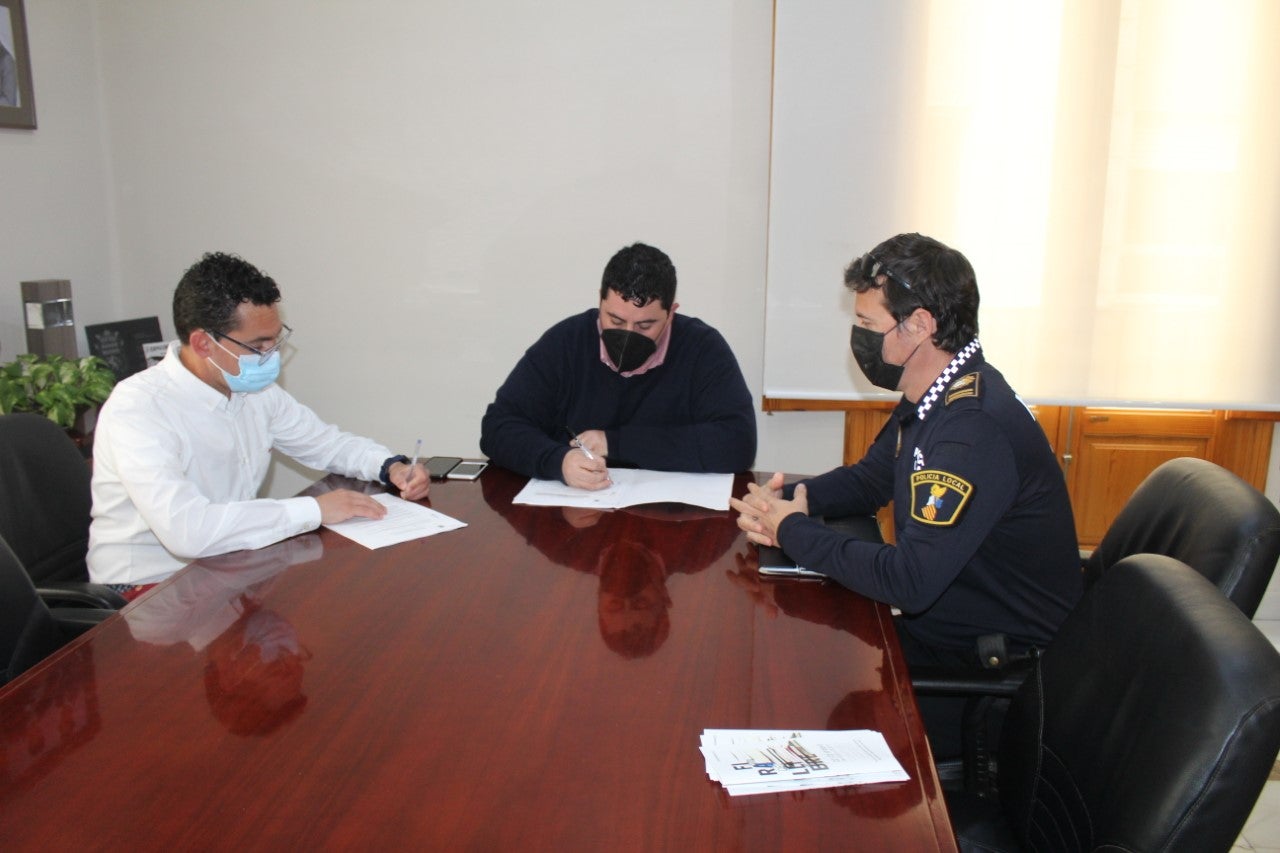 Nules y Cruz Roja renuevan la prestación de servicios de emergencia Nules y Cruz Roja renuevan la prestación de servicios de emergencia